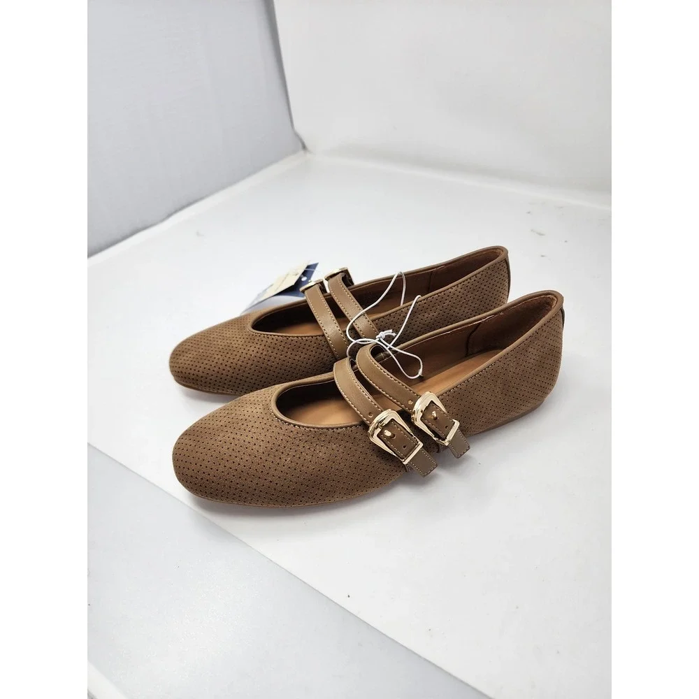 Universal Thread Womens Perforated Mary Jane Flats Tan Faux Suede Casual Size 6